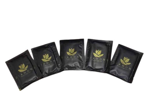 مناديل ومناشف معطرة