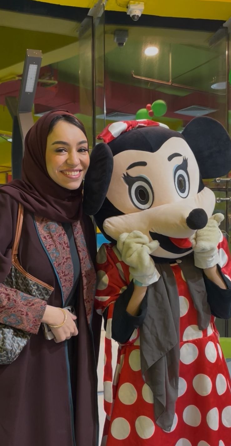 سررنا بزيارة الفنانة زينة عماد في شاطئ الردسي