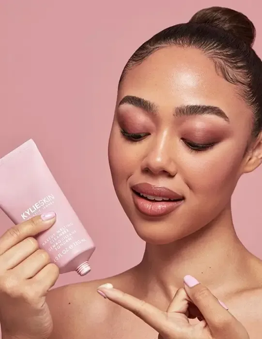 العنايـــــــة التي تستحقهـــــا بشرتــــــــك