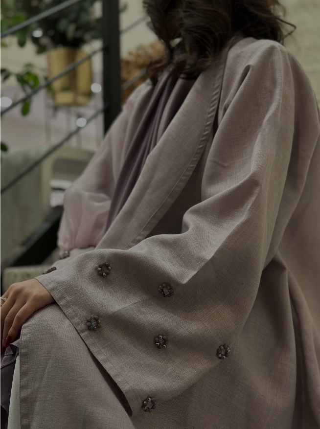 العبايات الملونة