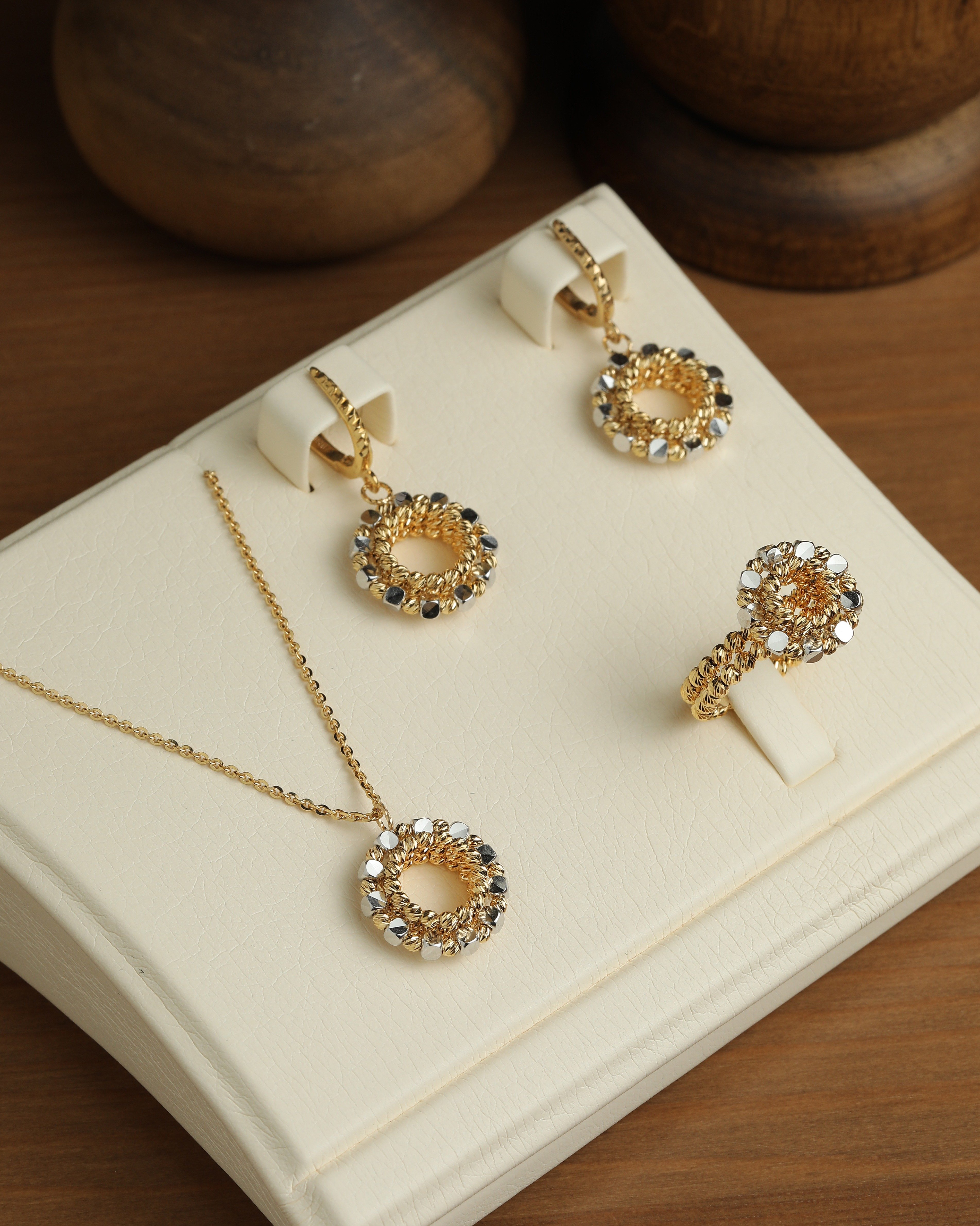 نصف طقم ذهب