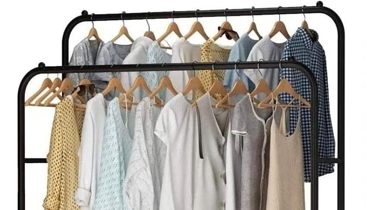 علاقة ملابس