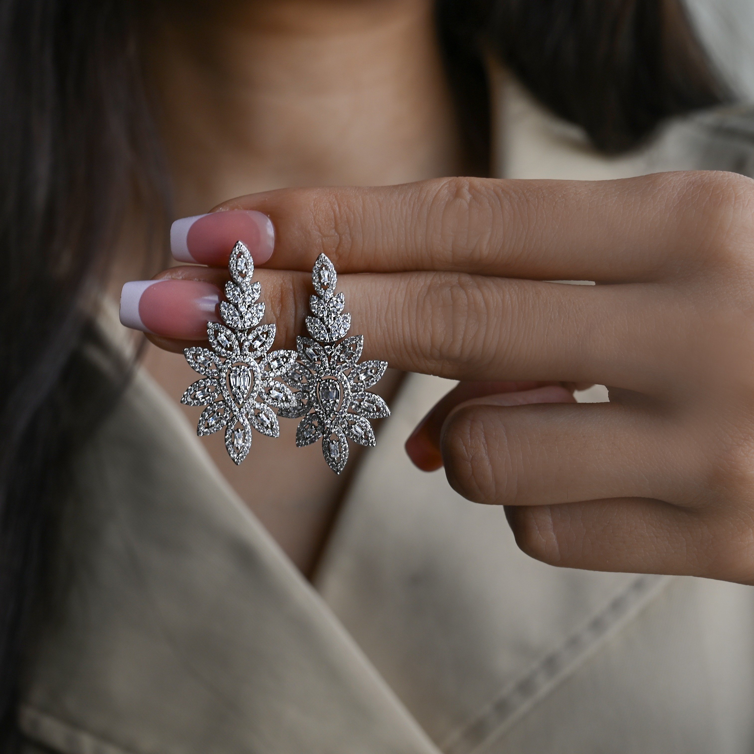 أقراط زيركون