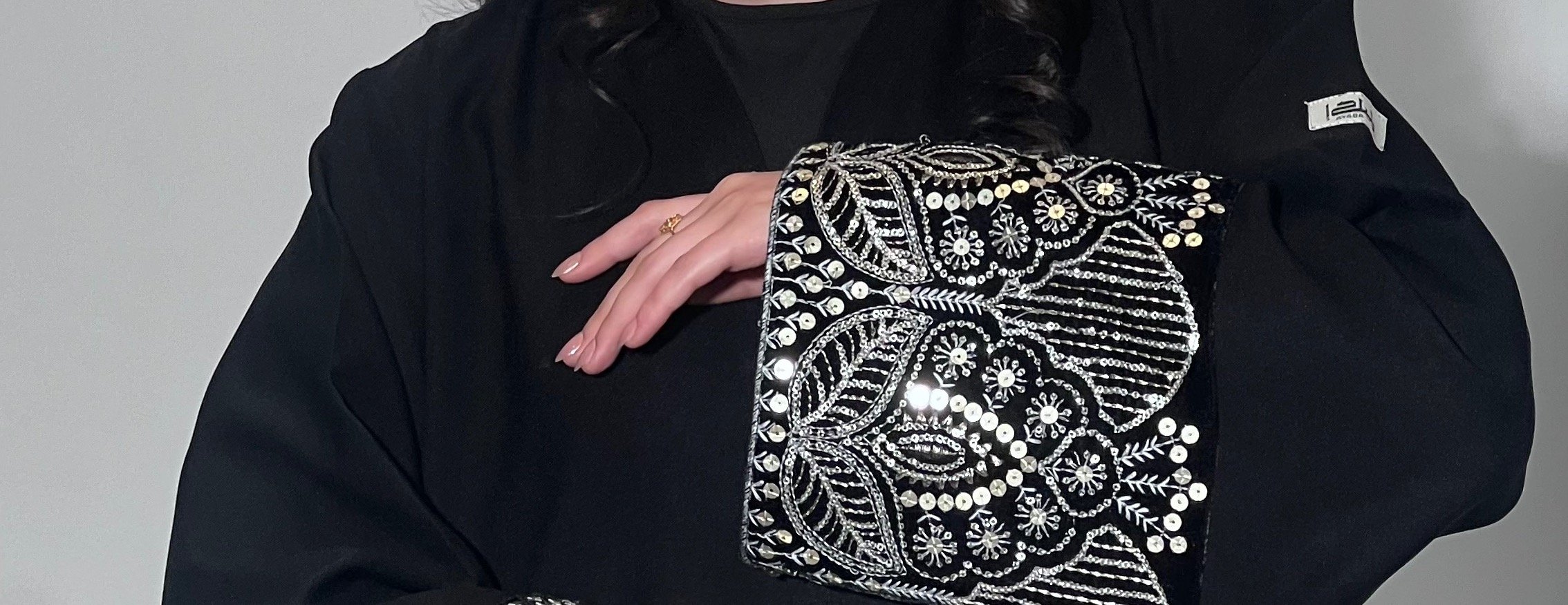 عبايات إكليل image-slider-0