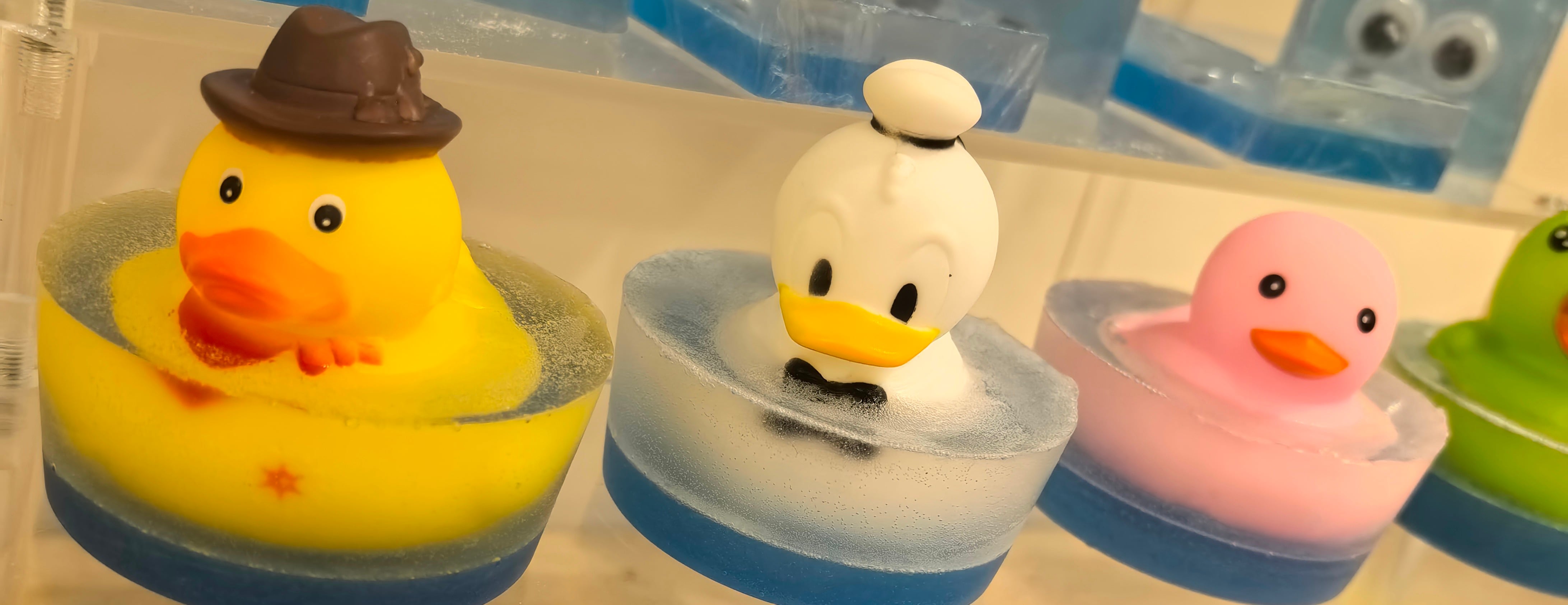 SOUVENIR image-slider-0