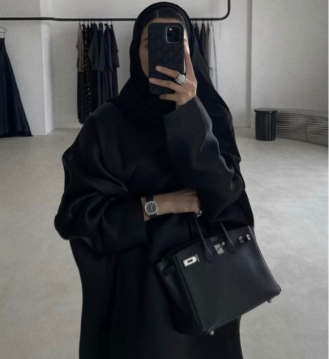 عبايات وطرح ونقابات