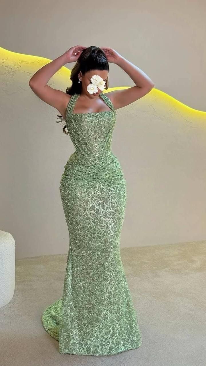 فساتين فخمة