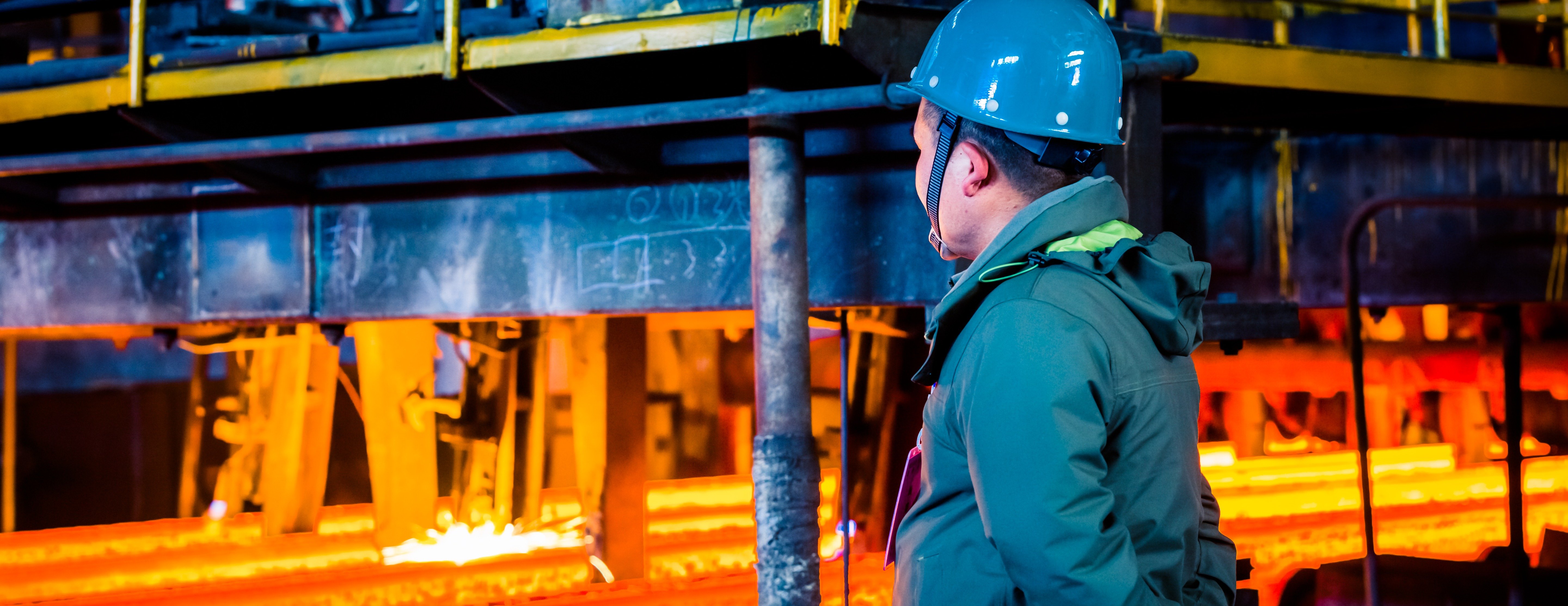 حديد ستور image-slider-0