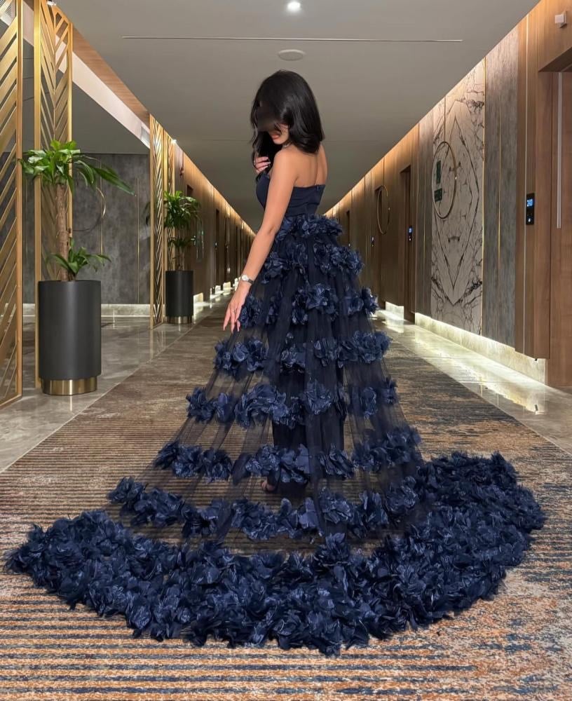 كل فستان يقول الزين عندي وأسعار خاصة