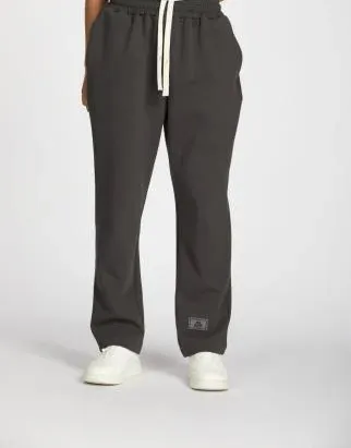 بنطلون بشعار عزف