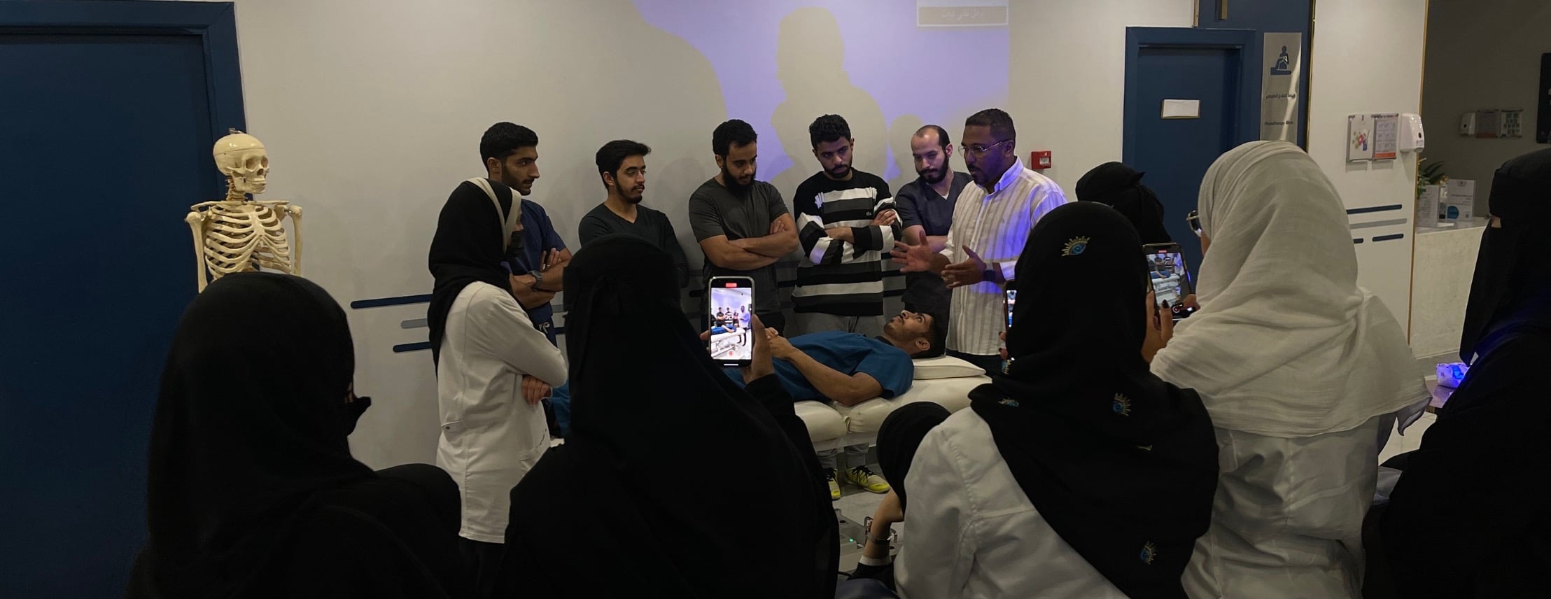 MEDHUB INSTITUTION image-slider-1