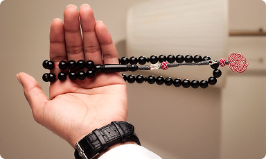 حكاية فخامة بين يديك