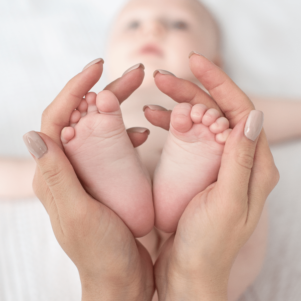 العناية بالطفل