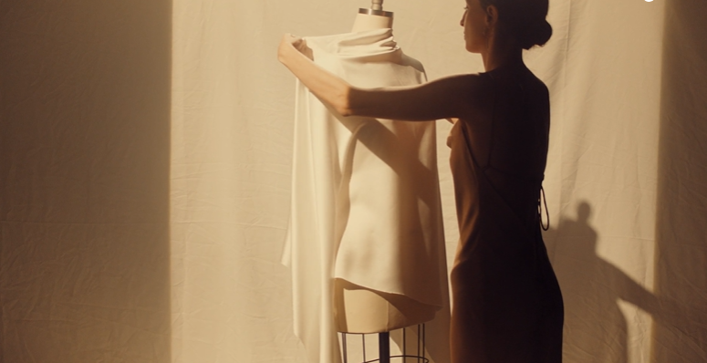 "لمسة واحدة… كفيلة أن تميزك"