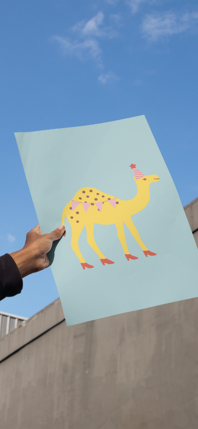 مطبوعات فنية وقطع جدارية مبتكرة من إبداع فنانين