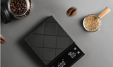 أدوات قهوة وأكواب تصنع الفرق