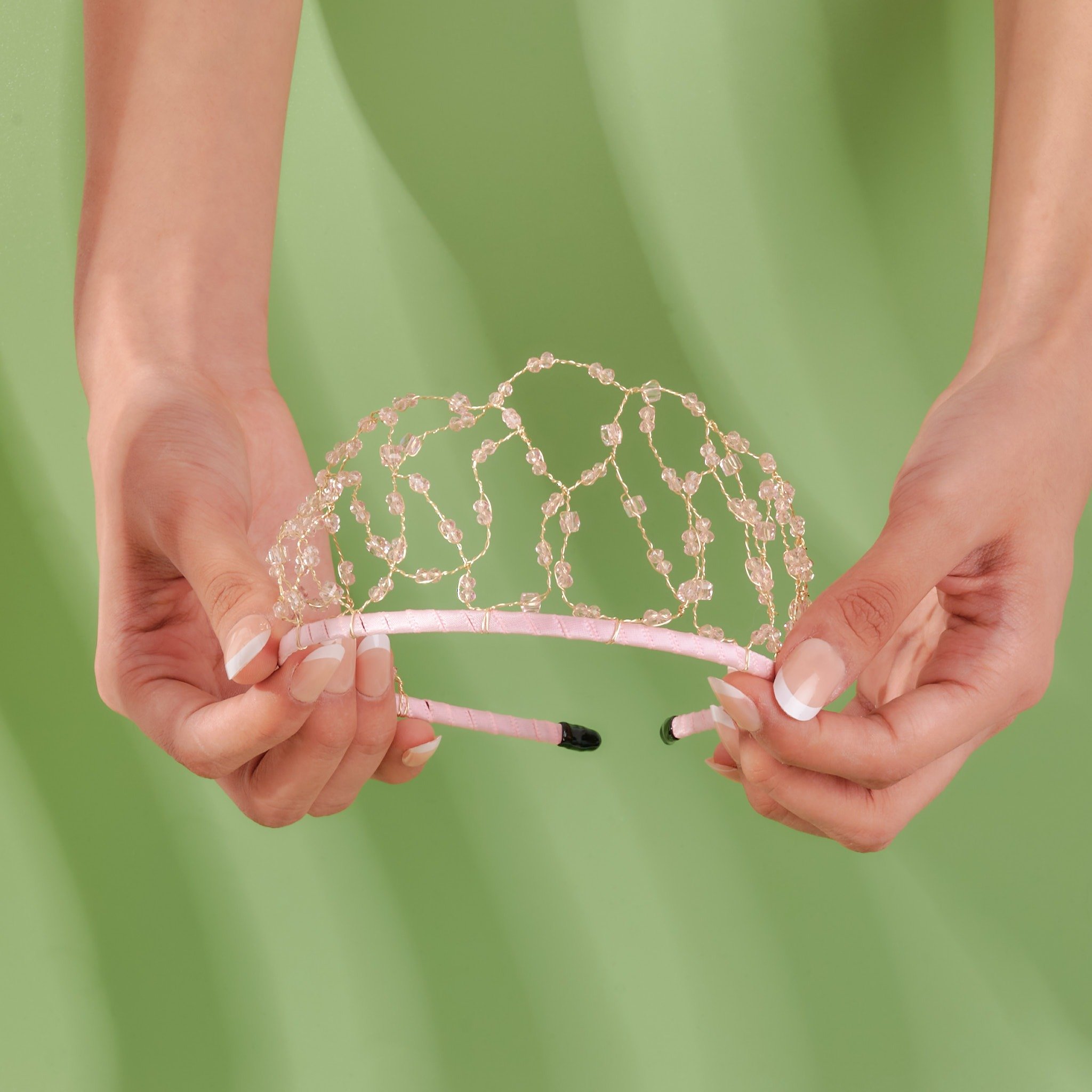 أطواق خرز هاند ميد