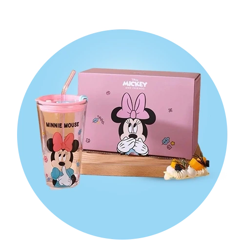 أكواب قزاز مع مصاص