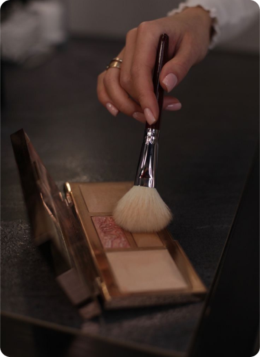 لمسة جمالية تكتمل بها إطلالتك