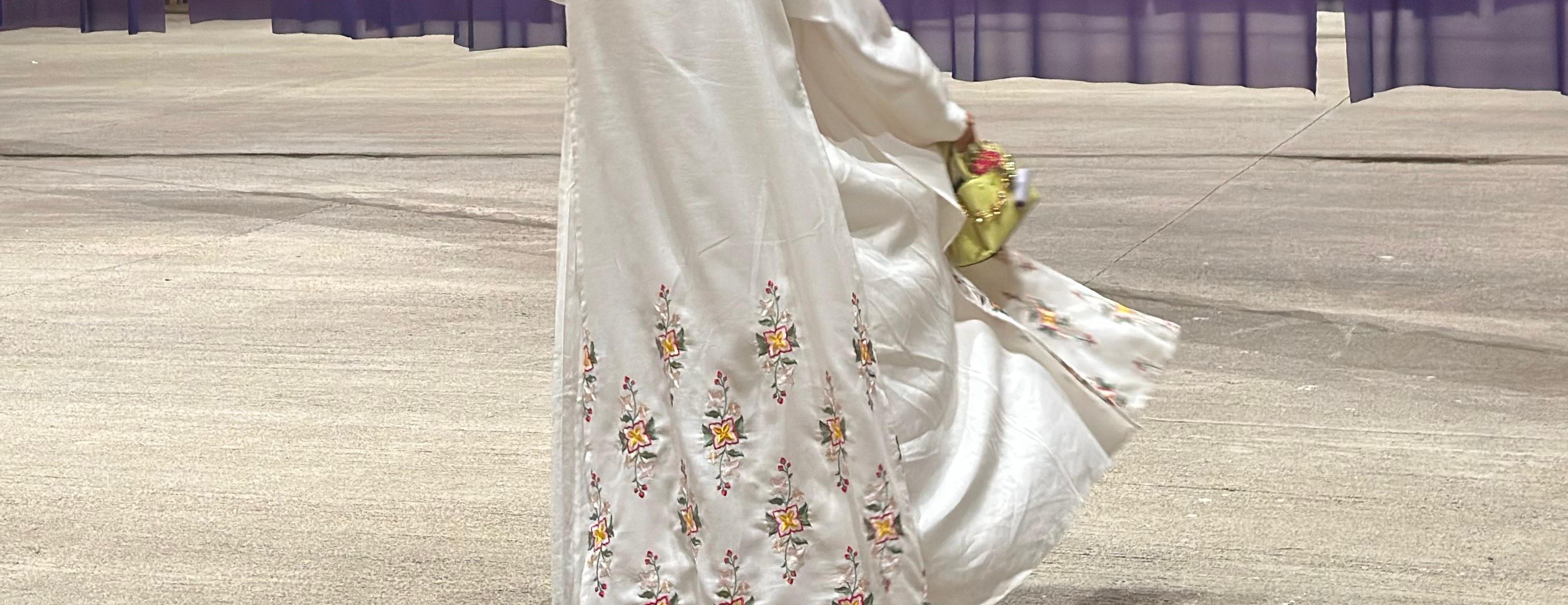 بَنانة عباية image-slider-0