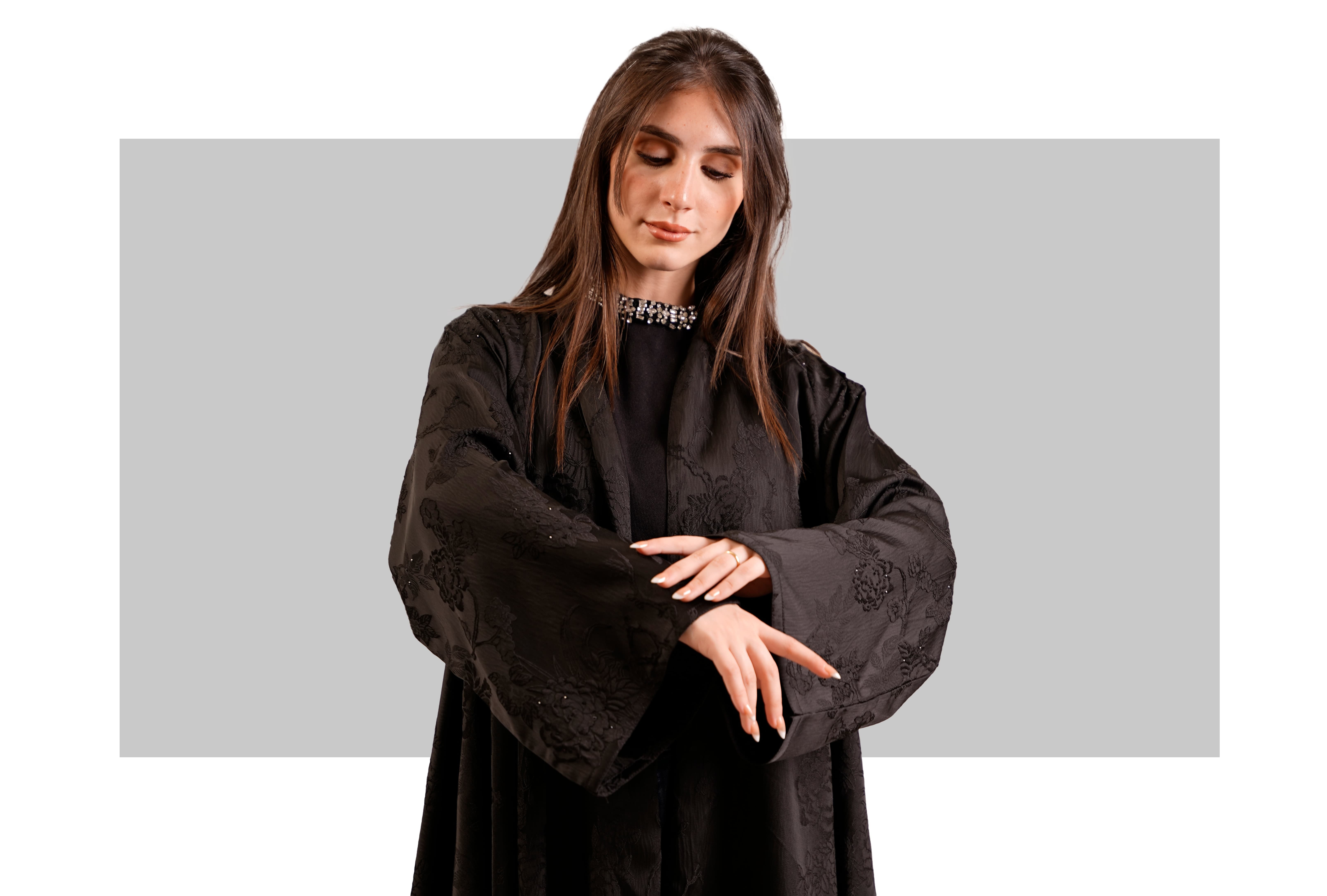 عبايات سوداء فخمة