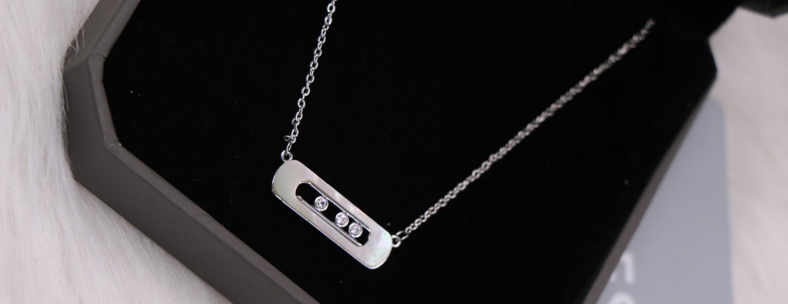 eve-accessories image-slider-2