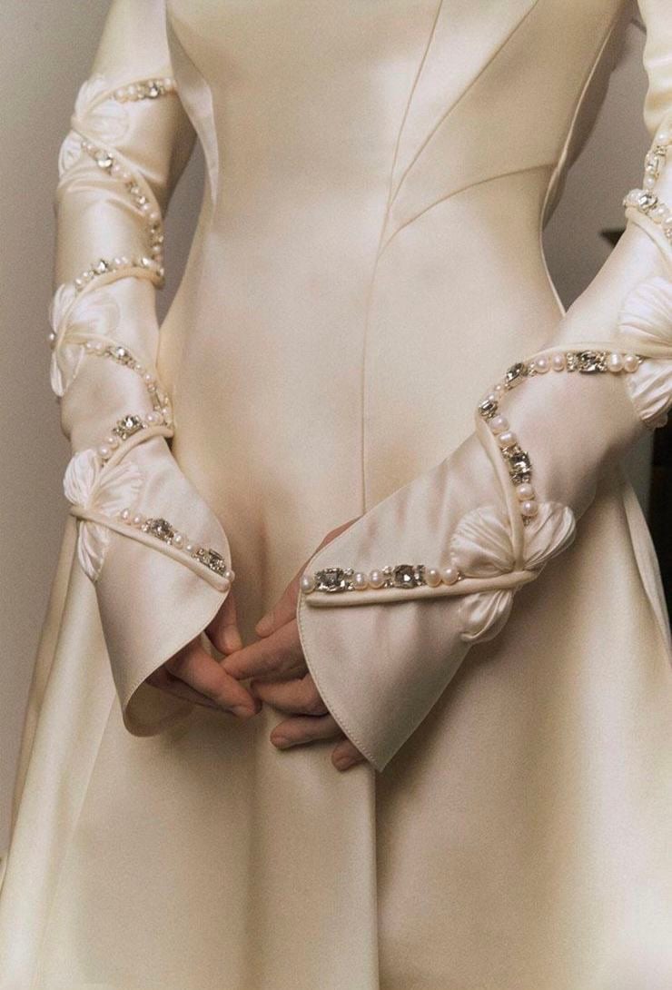 تابعونا على إنستقرام