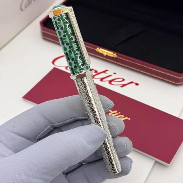 الساعات الفاخرة >