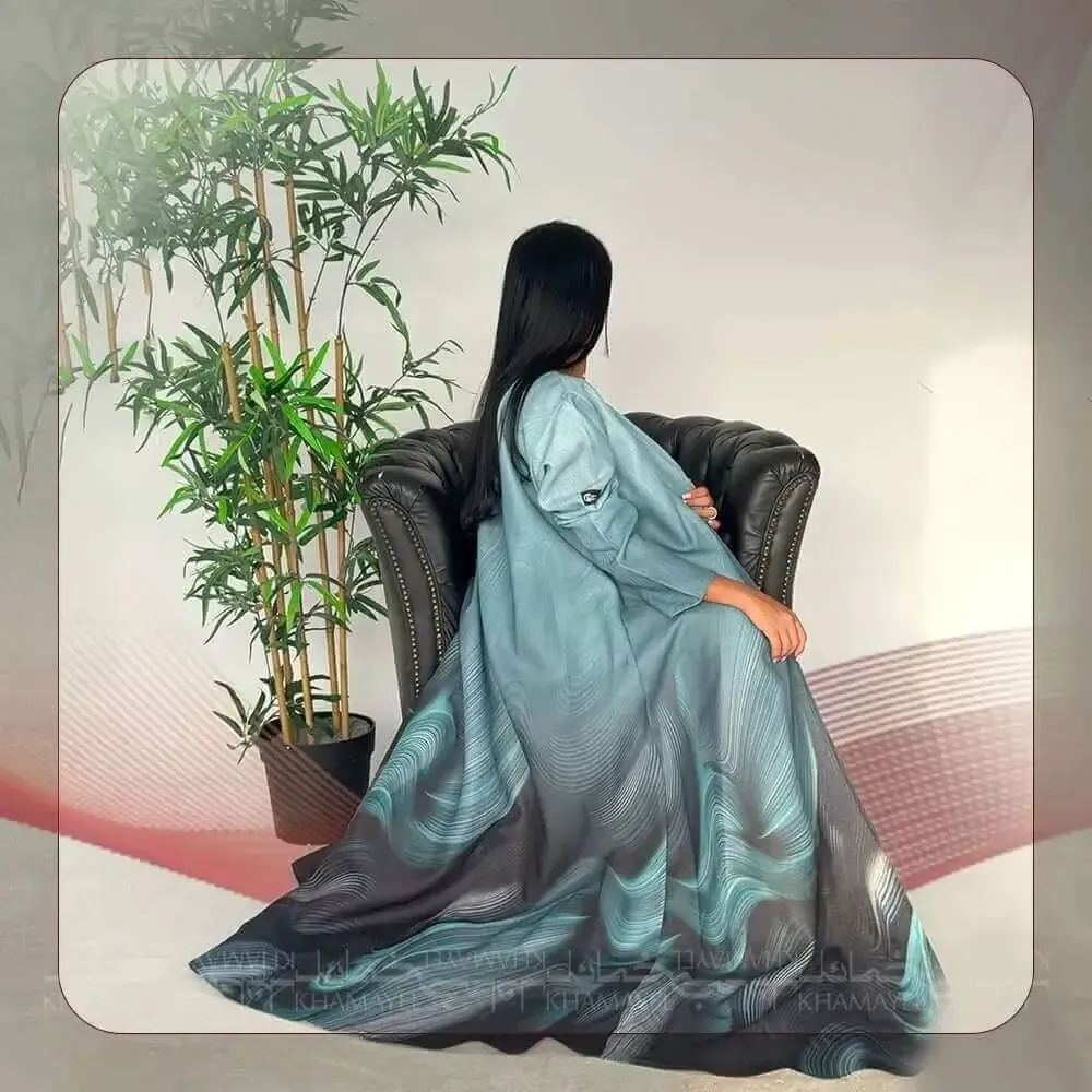 العبايات الملونة image