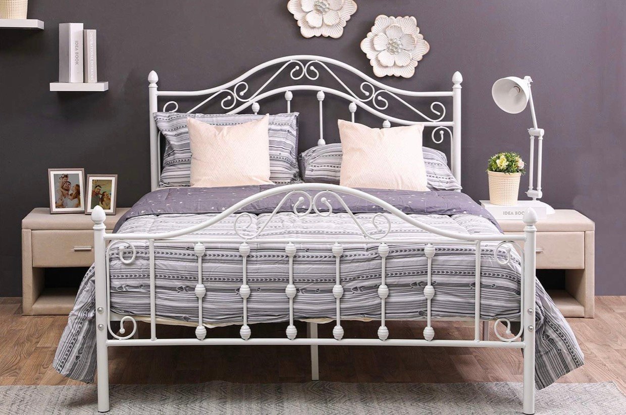 اسرة معدنية