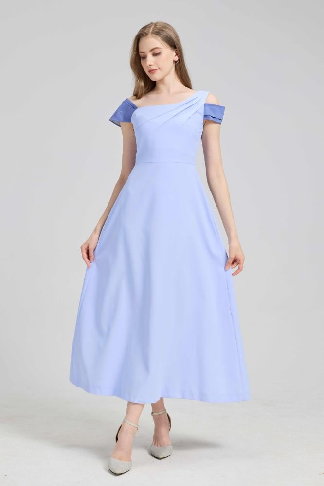 فستان سماوي ناعم