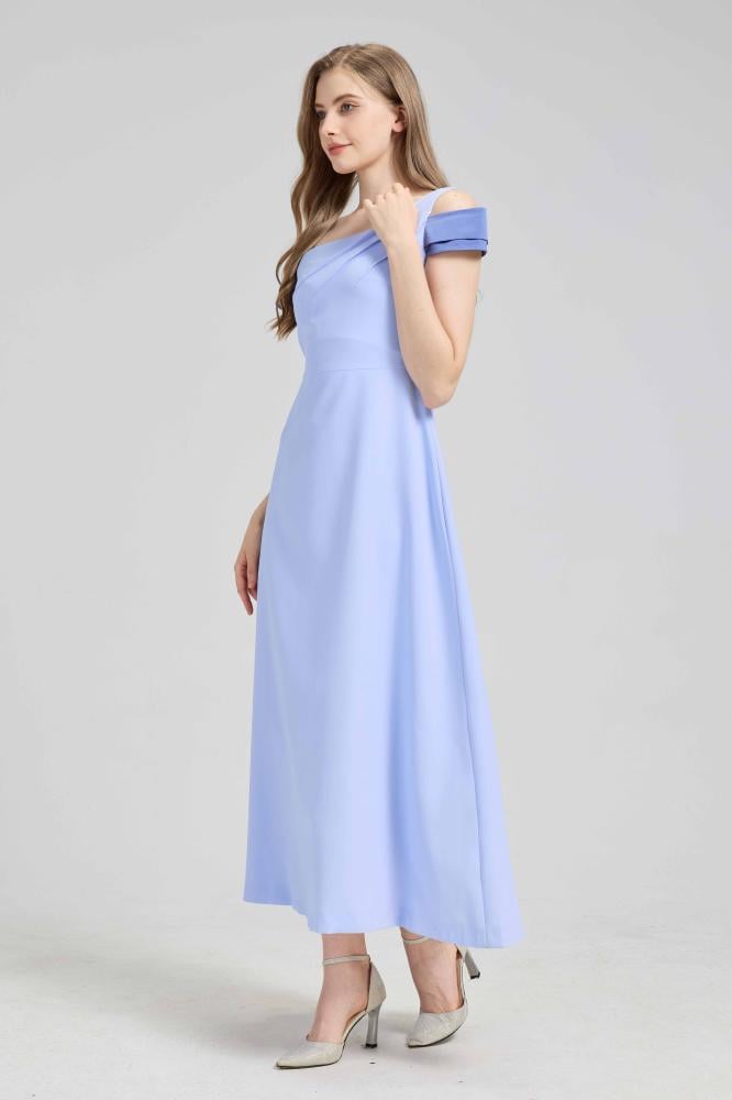 فستان سماوي ناعم