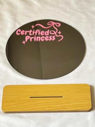 مرايا بتصميم Certified princess