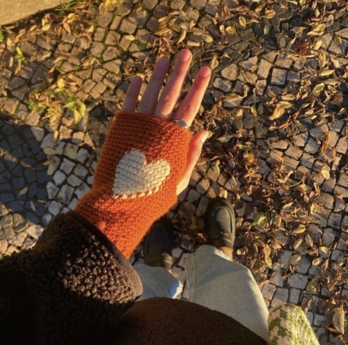 Fingerless gloves heart warmers