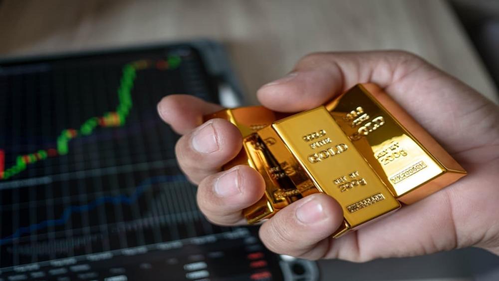 Gold prices today, Saturday, August 9, 2025: a slight decline globally and locally.