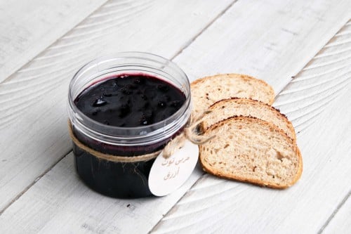 مربى توت أزرق