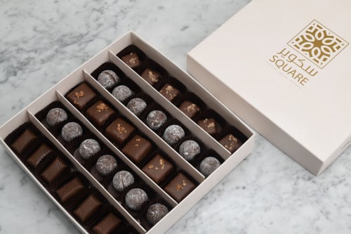 بوكس السعادة ( قطع شوكولاته فاخرة)