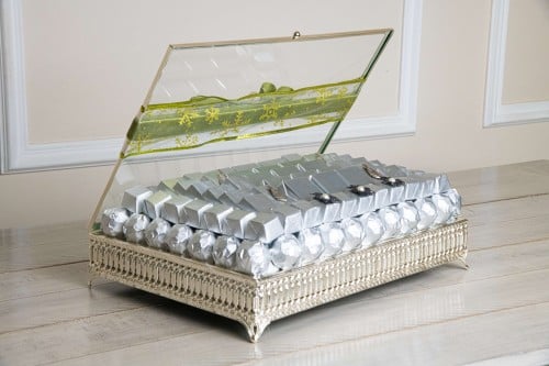 صندوق فضي شوكولاتة مغلفة فضي فقط