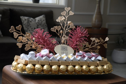 صينية شوكولاته 1400 جرام على طبق  زجاج فاخر