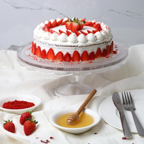 كيكة فراولة بالفانيلا