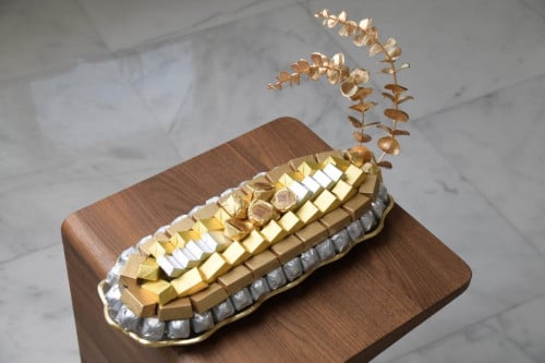 صينية شوكولاته 1400 جرام على طبق  زجاج فاخر