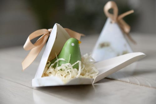 توزيعات العيد للأطفال على شكل عصفور