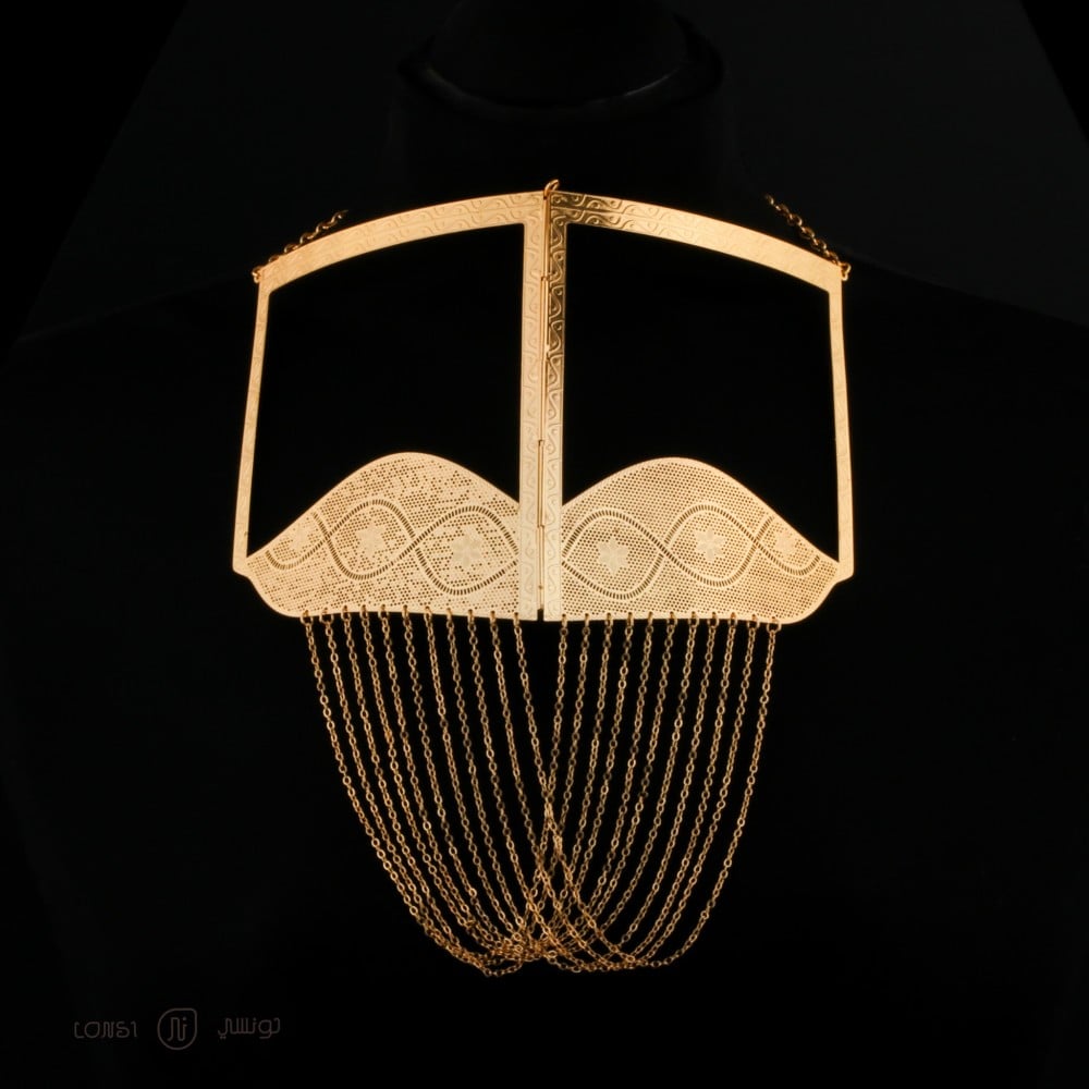 برقع فخم مطلي بالذهب