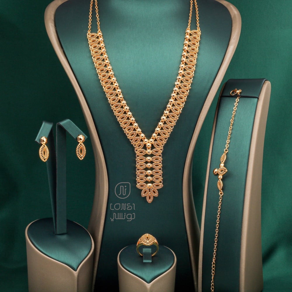 طقم مطلي كبير ذهبي