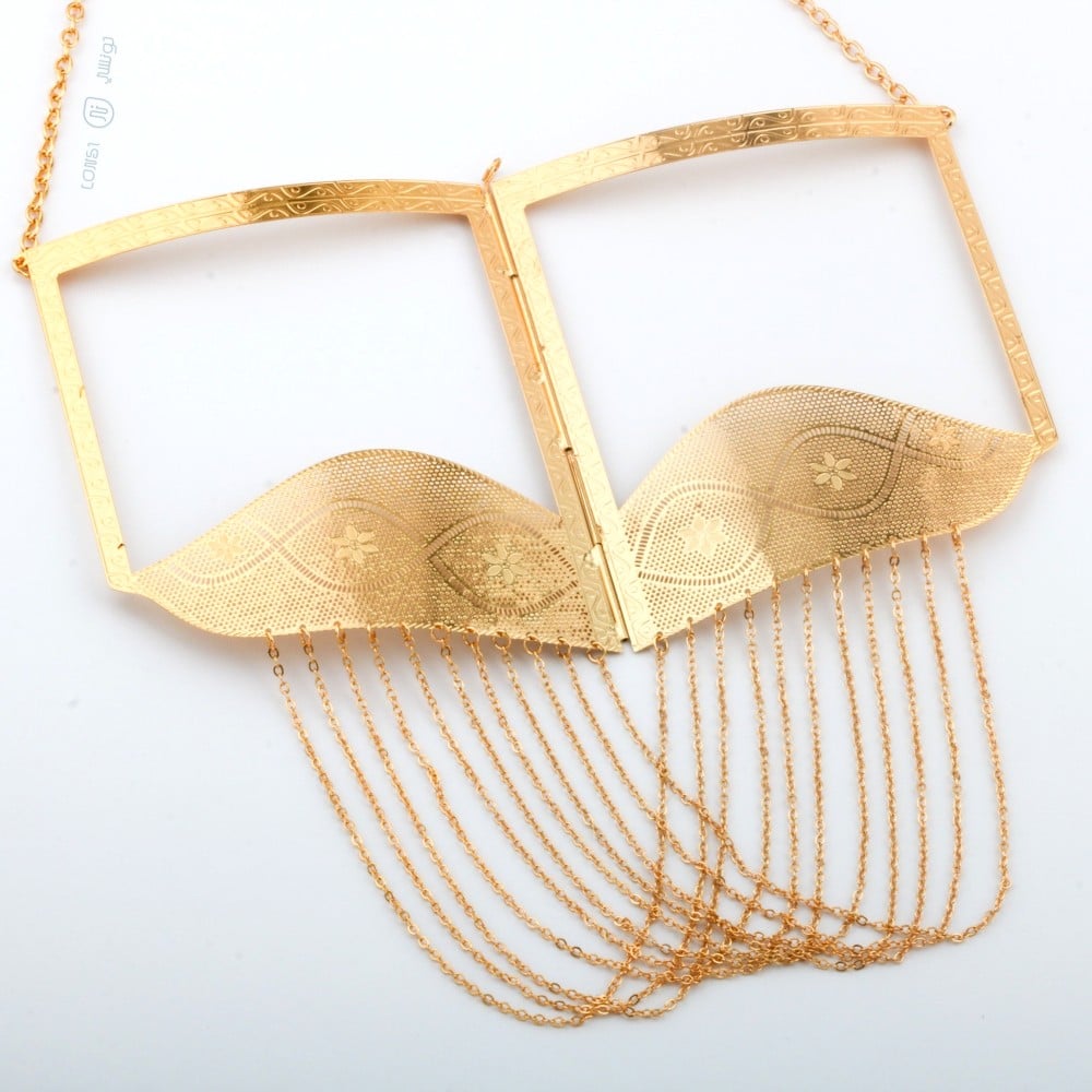 برقع فخم مطلي بالذهب