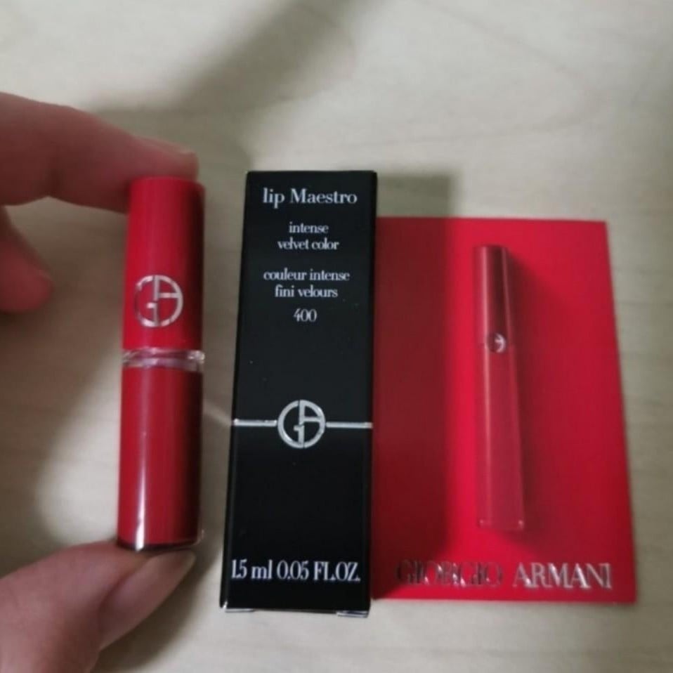 طقم ارماني ٣ قطع (باوتش ارماني + عطر Si بخاخ + ميني روج ) مع كيس اصلي