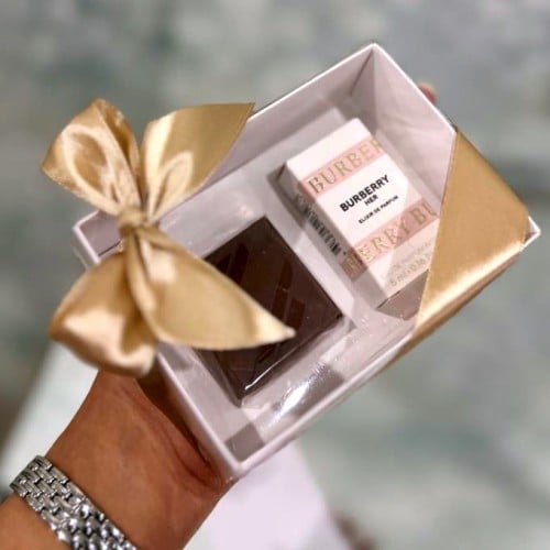 10 توزيعات عطر بربري ٥ مل مع شوكلاته