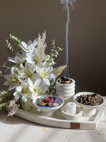 مجموعة مزينه بالورد الابيض الانيق