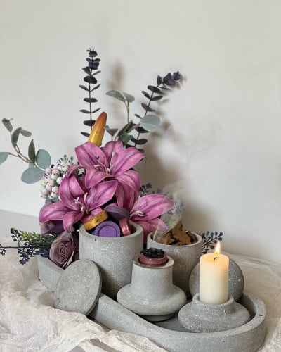 مجموعه سبتمبر المميزه المزينة بالورد البنفسجي ،