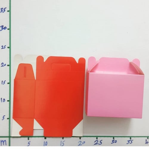 علب هدايا ورق سادات